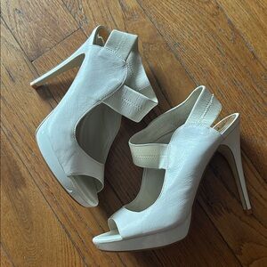 Carlos by Carlos Santana Cream Peep Toe Heels